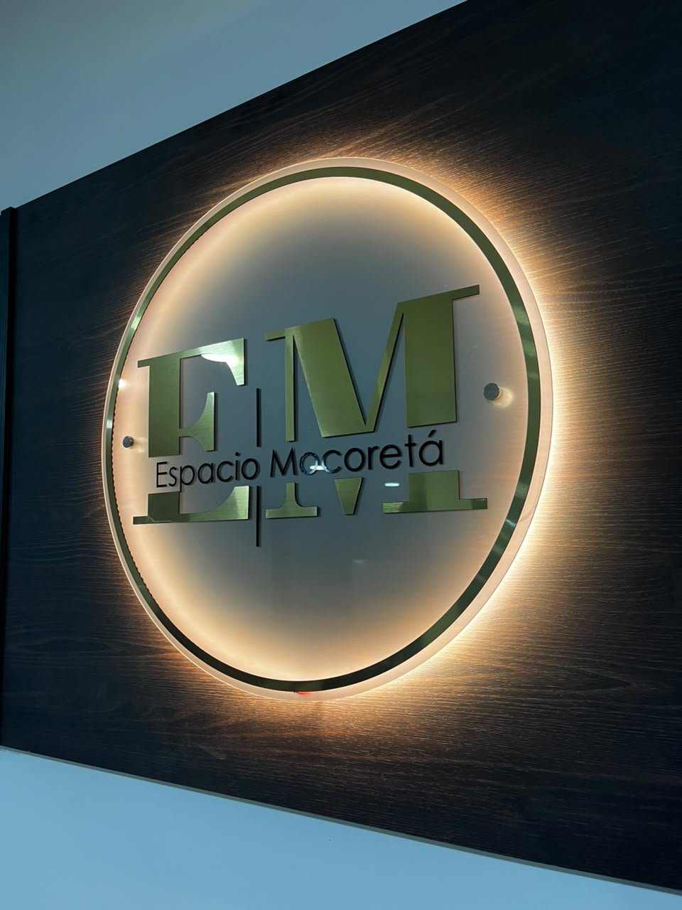 Identidad visual y logotipo corporativo de Espacio Mocoretá